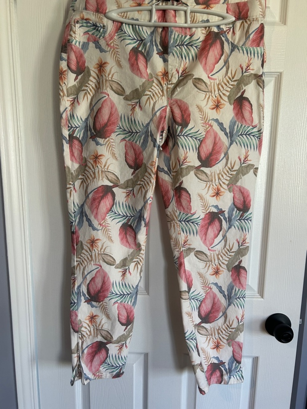 Tropical Leaf Print Pull-On Jeans - Pink & Green